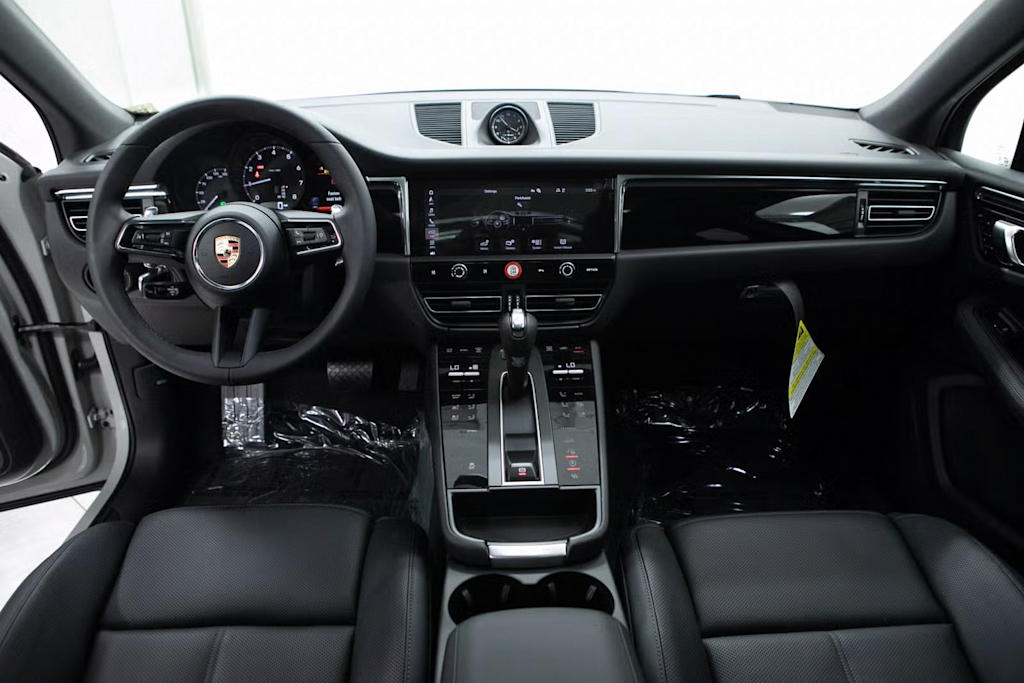 Thumbnail: 2025 Porsche Macan - 9