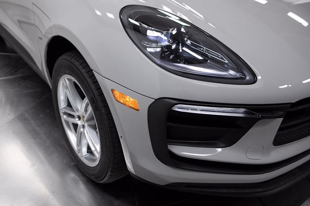 Thumbnail: 2025 Porsche Macan - 7