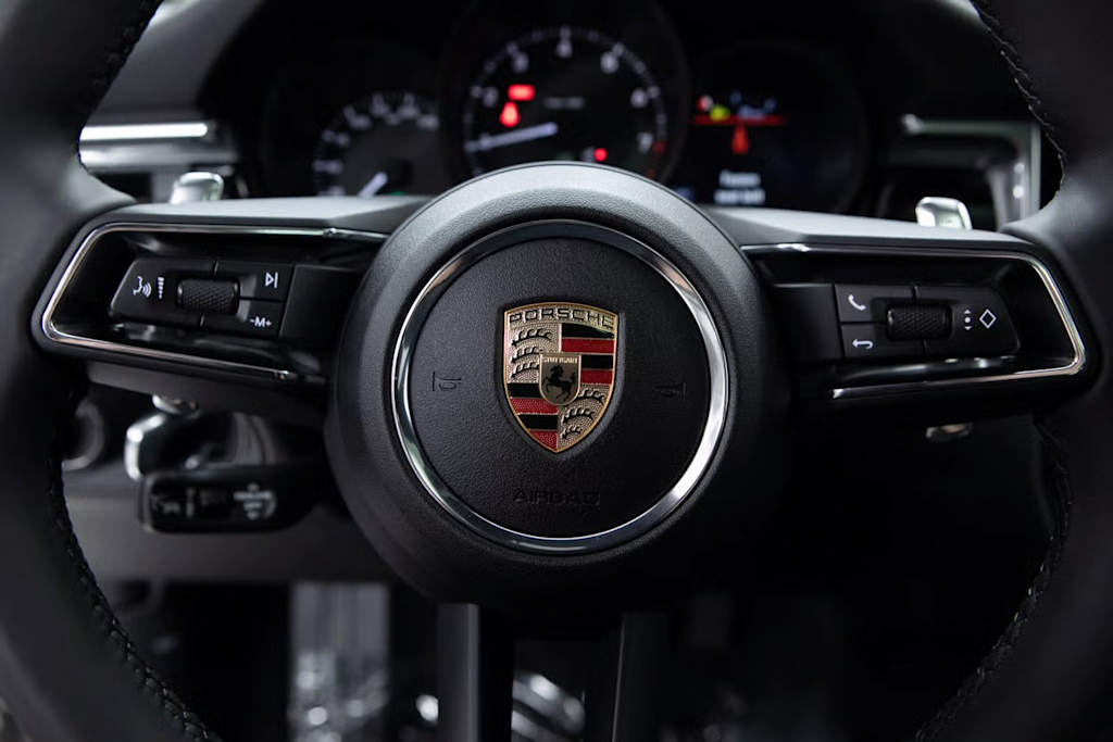 Thumbnail: 2025 Porsche Macan - 19