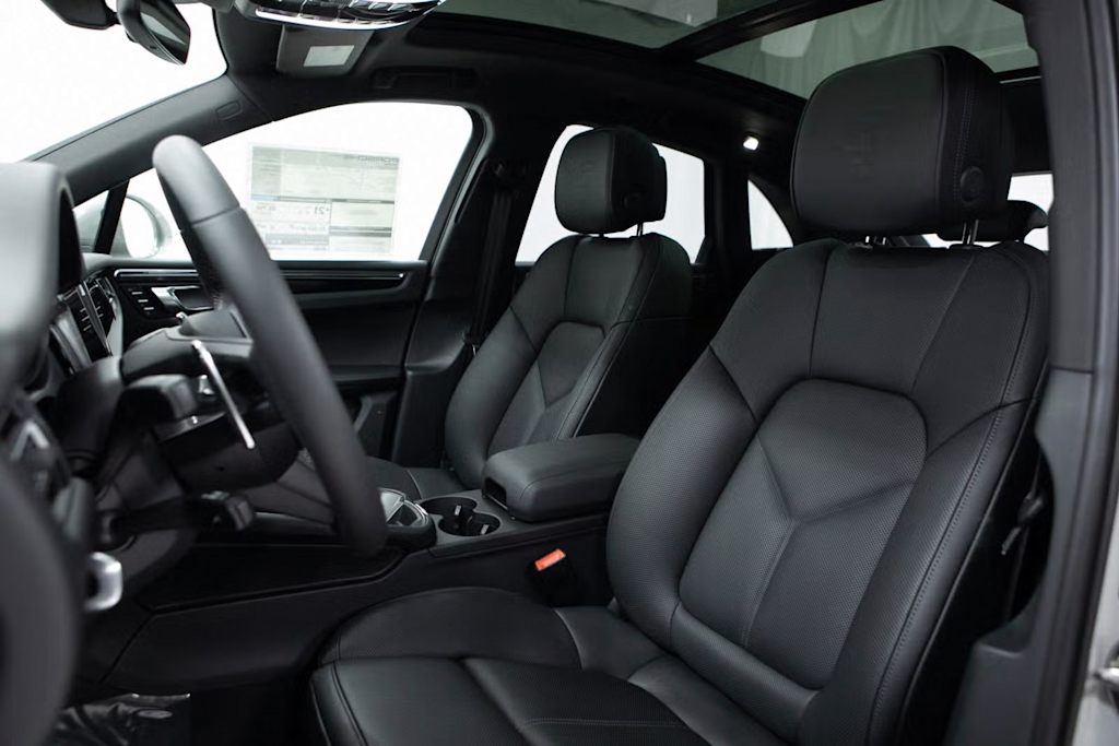 Thumbnail: 2025 Porsche Macan - 10