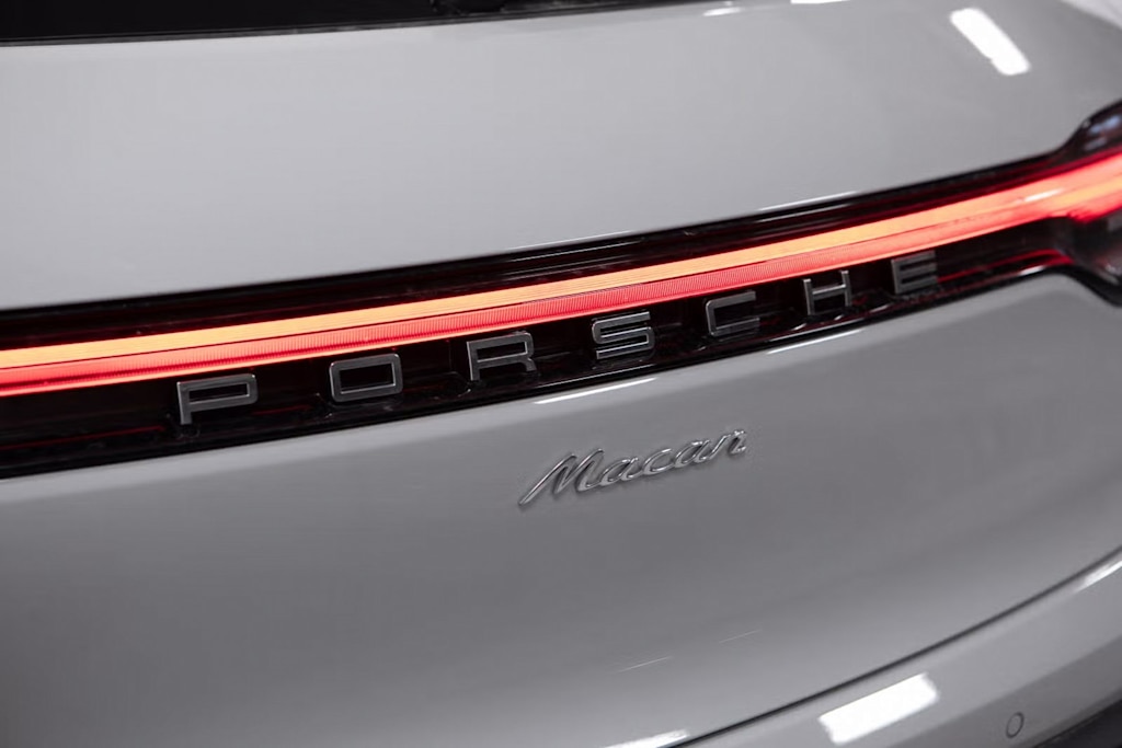 Thumbnail: 2025 Porsche Macan - 35