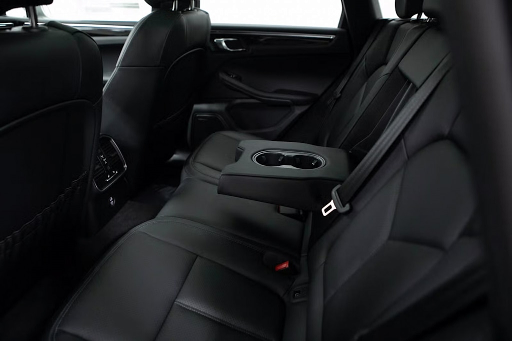 Thumbnail: 2025 Porsche Macan - 12