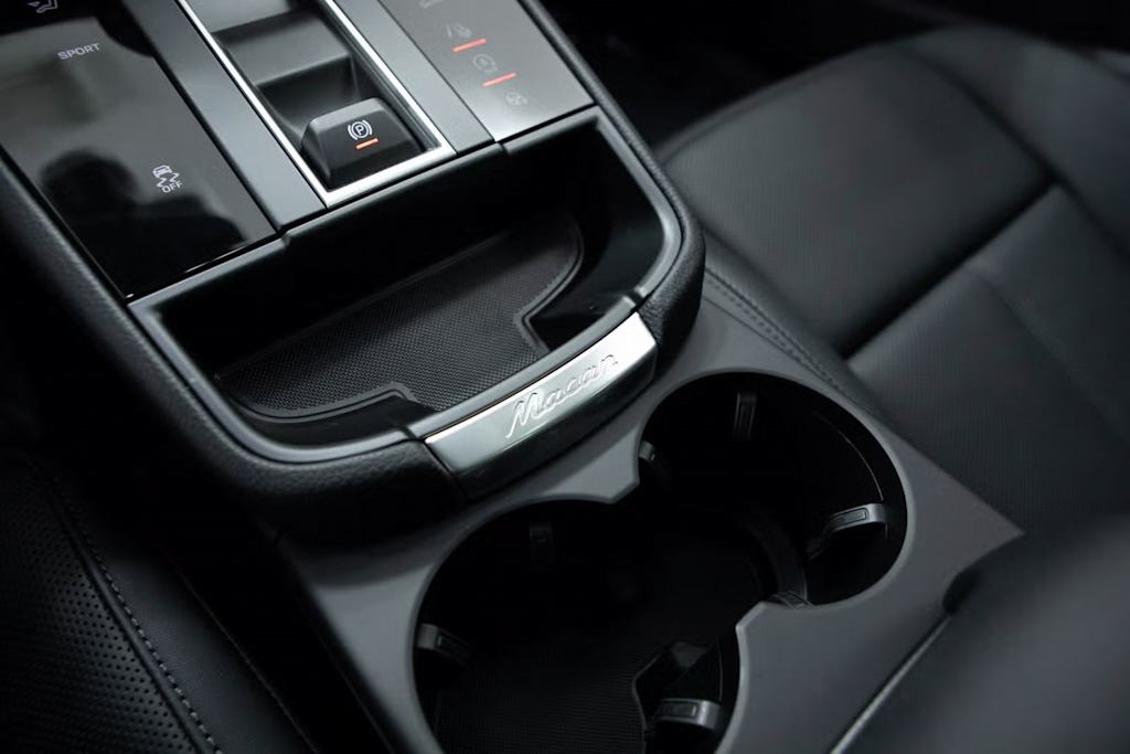 Thumbnail: 2025 Porsche Macan - 28