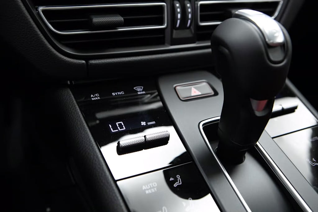 Thumbnail: 2025 Porsche Macan - 13