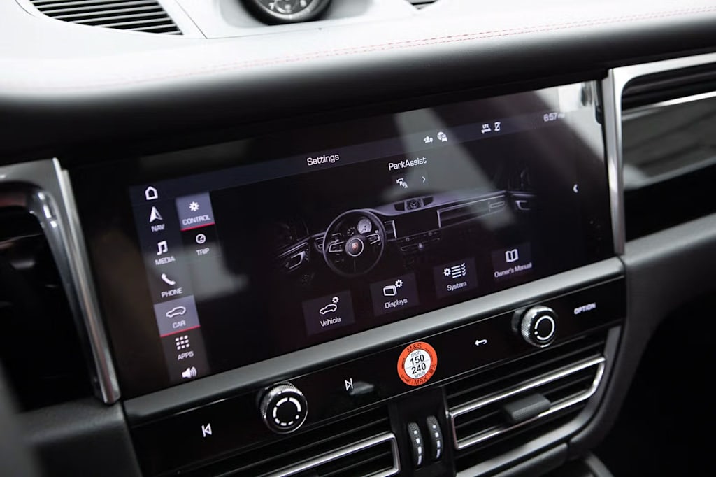 Thumbnail: 2025 Porsche Macan - 12