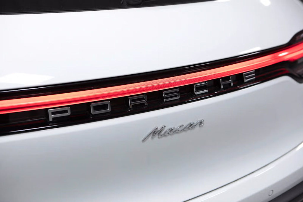 Thumbnail: 2025 Porsche Macan - 22