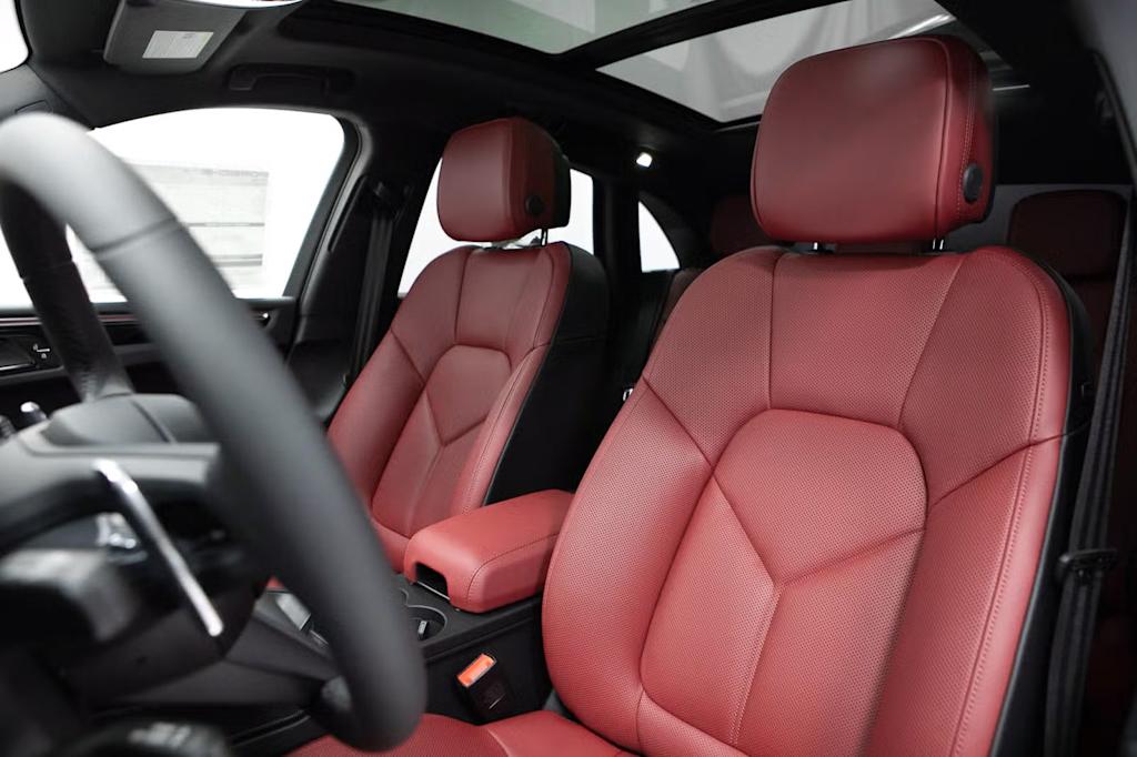 Thumbnail: 2025 Porsche Macan - 9