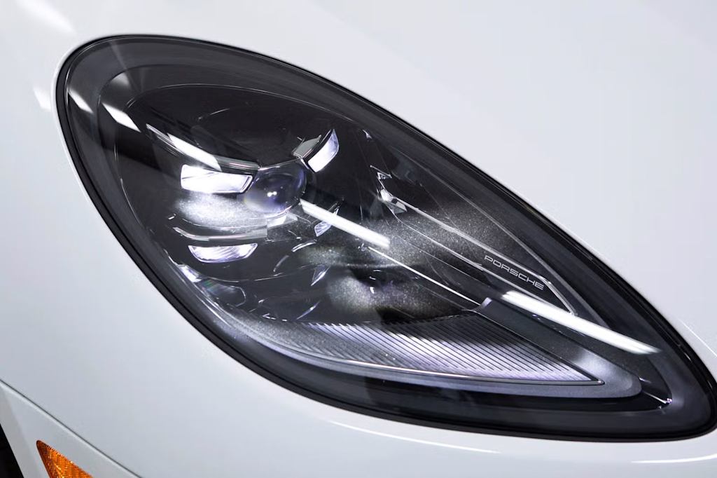 Thumbnail: 2025 Porsche Macan - 21