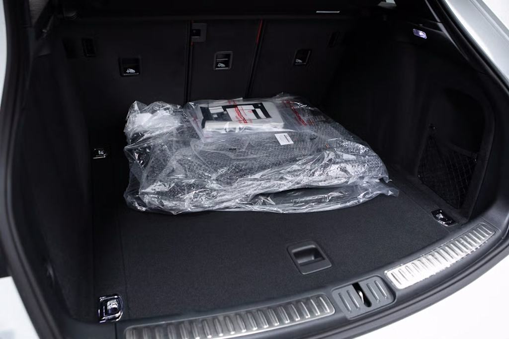 Thumbnail: 2025 Porsche Macan - 39