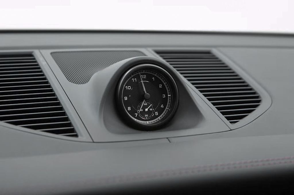 Thumbnail: 2025 Porsche Macan - 34