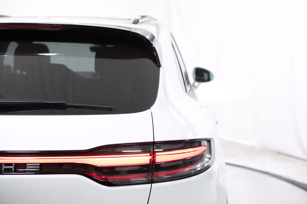 Thumbnail: 2025 Porsche Macan - 25