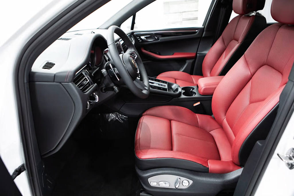 Thumbnail: 2025 Porsche Macan - 10