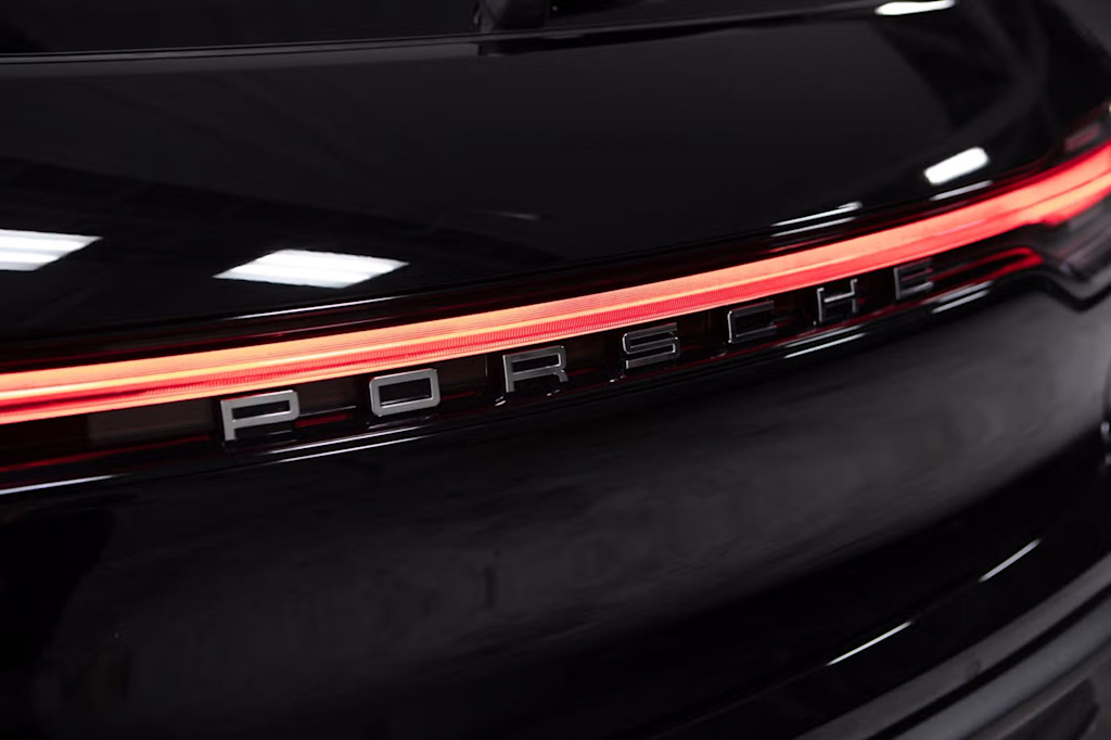 Thumbnail: 2026 Porsche Macan - 23
