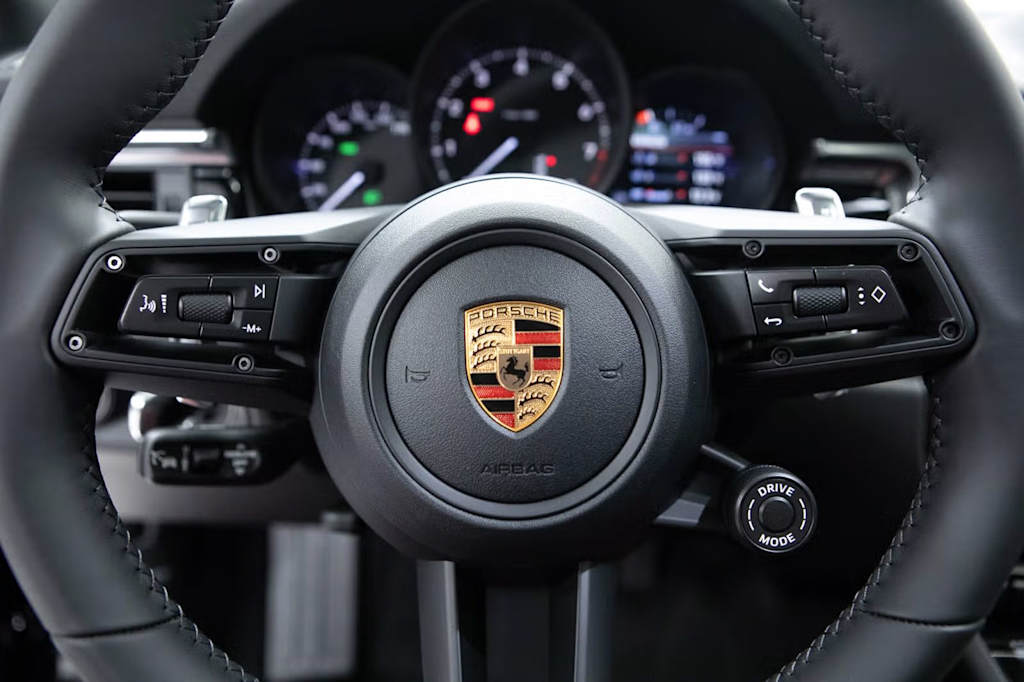 Thumbnail: 2026 Porsche Macan - 19