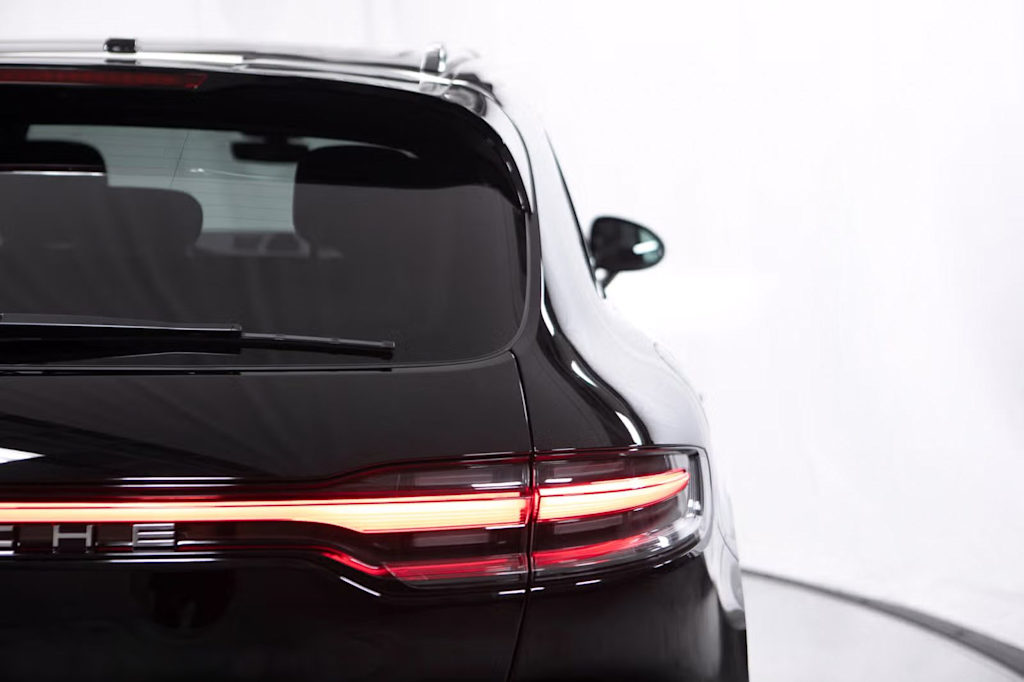 Thumbnail: 2026 Porsche Macan - 25