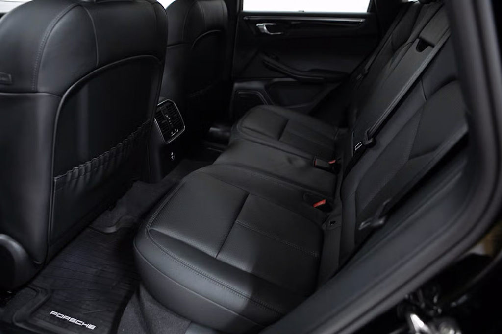 Thumbnail: 2026 Porsche Macan - 10