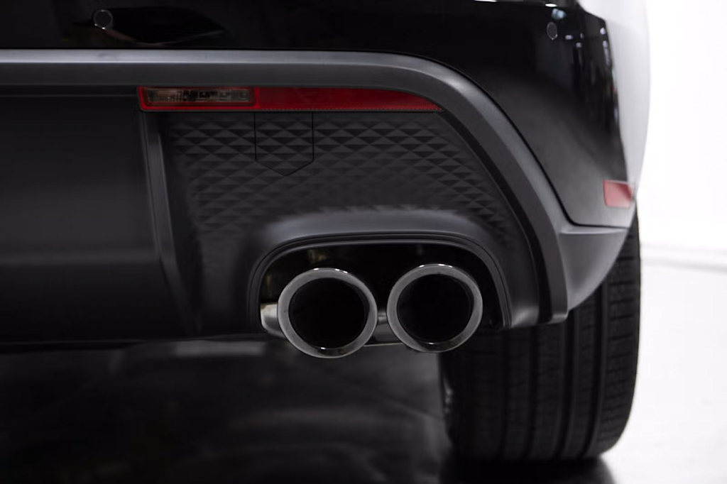 Thumbnail: 2026 Porsche Macan - 23