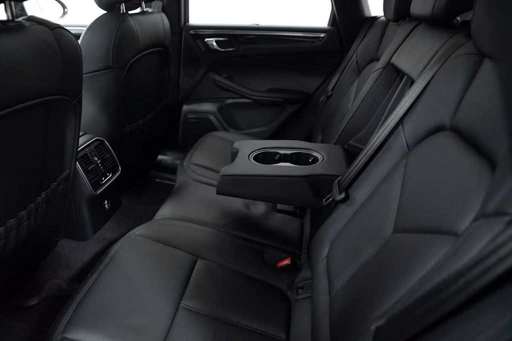 Thumbnail: 2026 Porsche Macan - 37