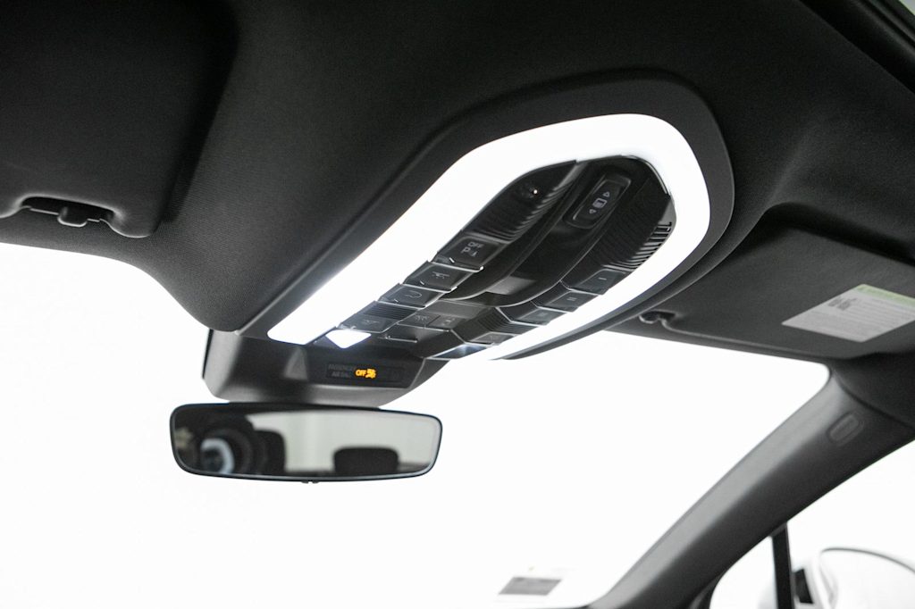 Thumbnail: 2026 Porsche Macan - 34