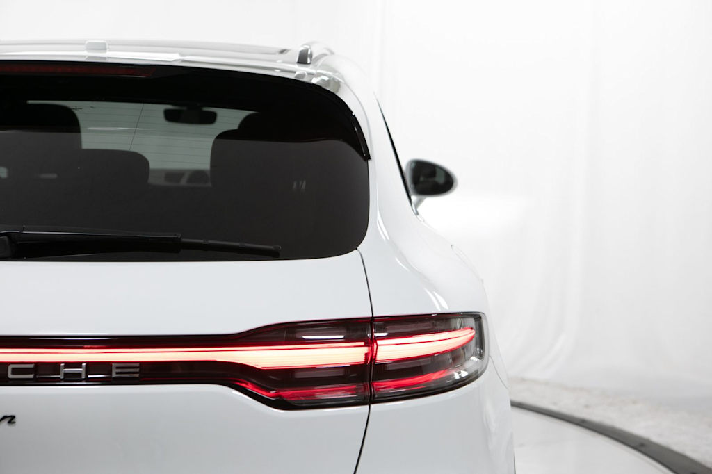 Thumbnail: 2026 Porsche Macan - 25