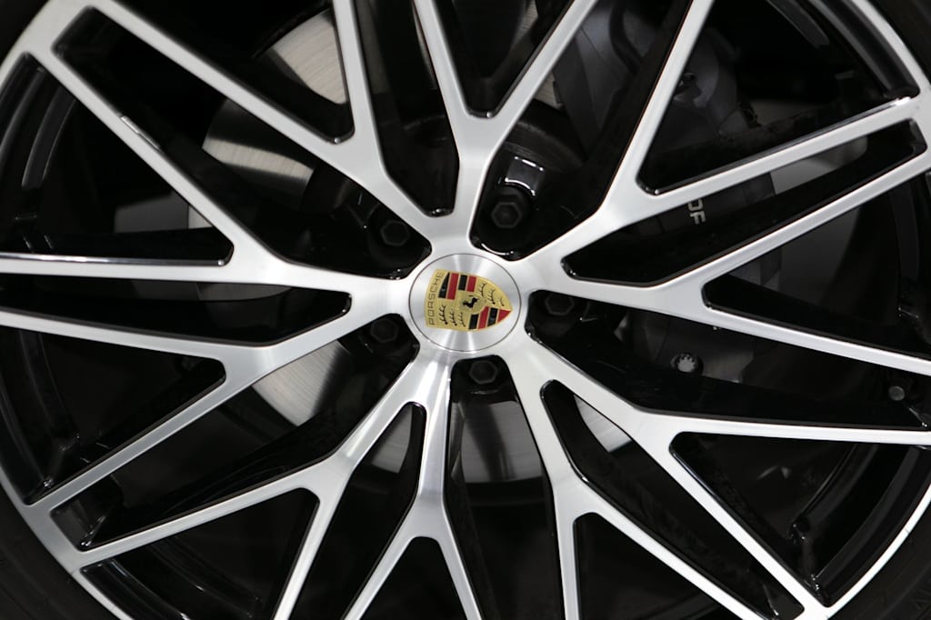 Thumbnail: 2026 Porsche Macan - 5