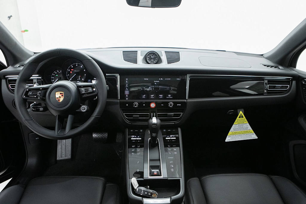 Thumbnail: 2026 Porsche Macan - 9