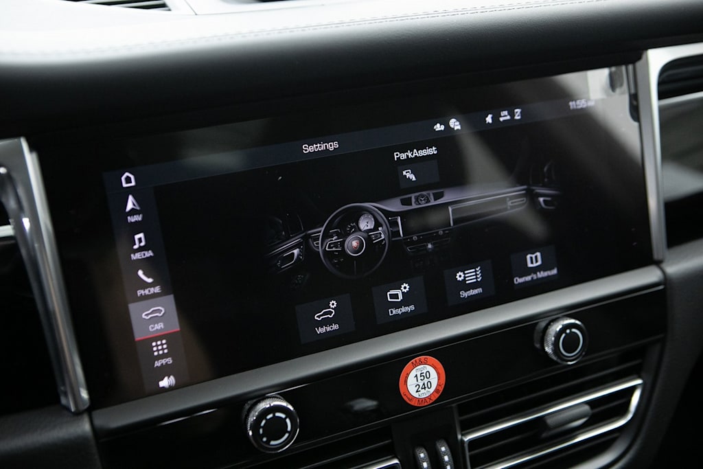 Thumbnail: 2026 Porsche Macan - 13