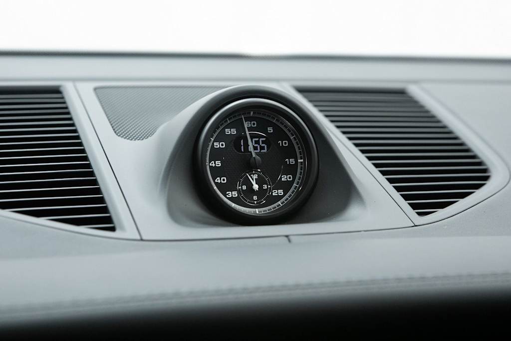 Thumbnail: 2026 Porsche Macan - 28