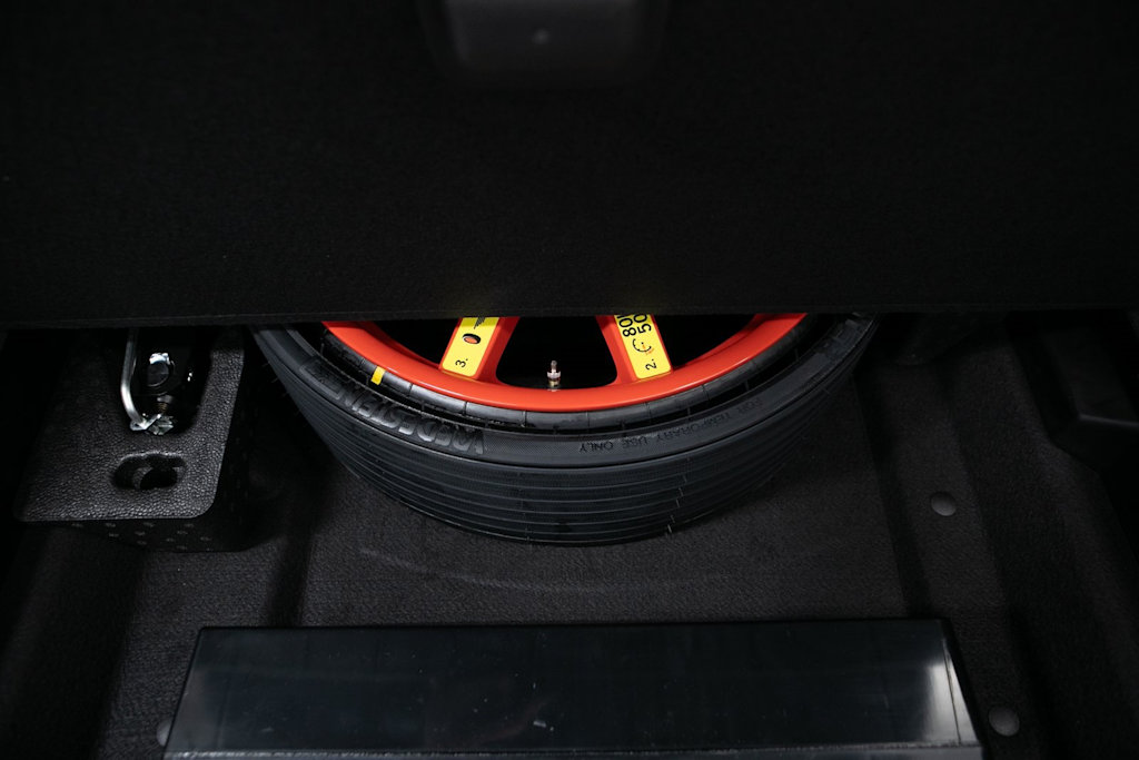 Thumbnail: 2026 Porsche Macan - 34