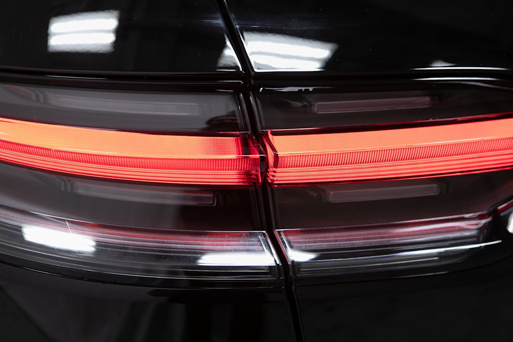 Thumbnail: 2026 Porsche Macan - 36