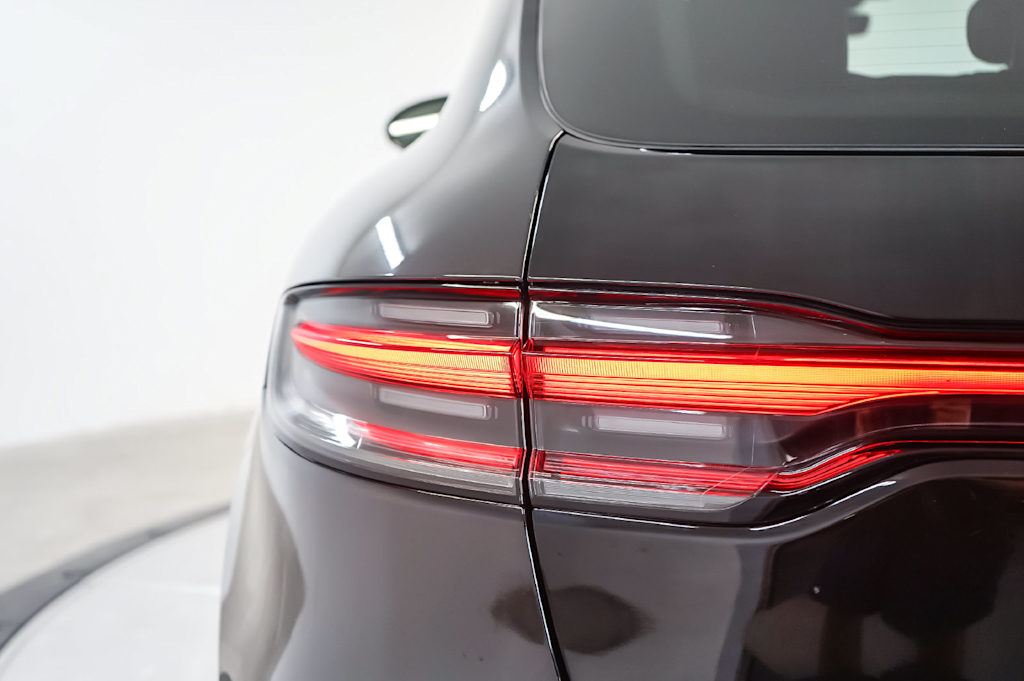 Thumbnail: 2026 Porsche Macan - 23