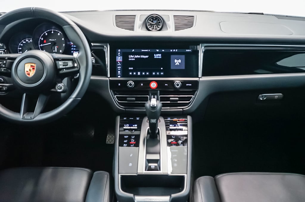 Thumbnail: 2026 Porsche Macan - 13