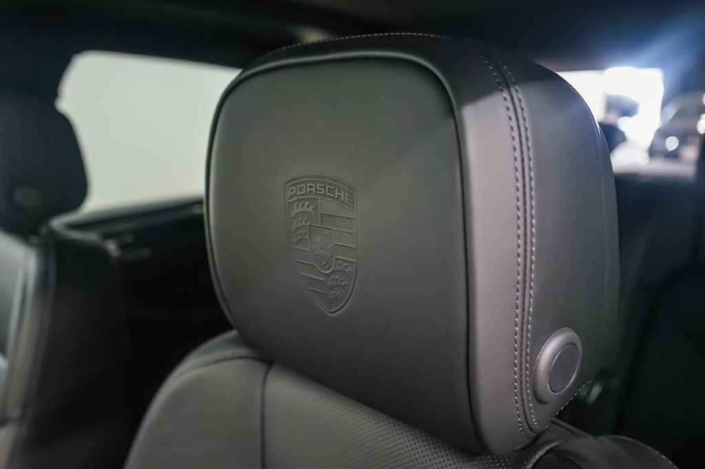Thumbnail: 2026 Porsche Macan - 33