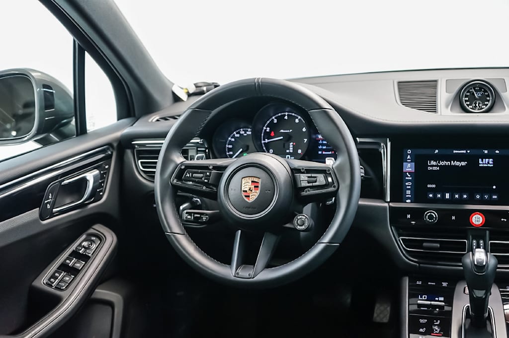 Thumbnail: 2026 Porsche Macan - 14