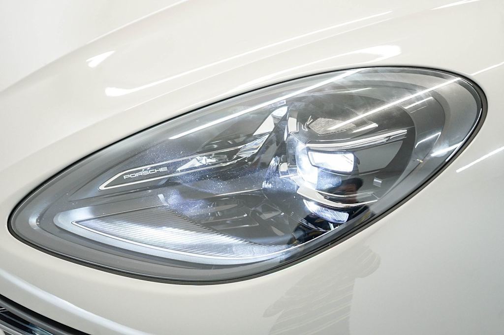 Thumbnail: 2026 Porsche Macan - 26