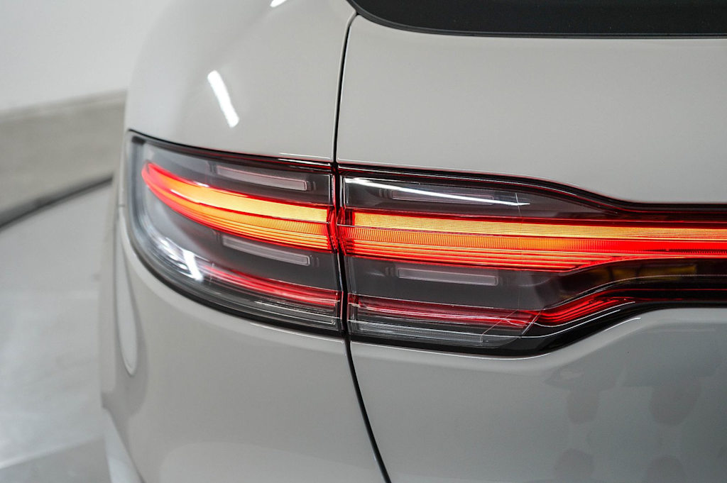 Thumbnail: 2026 Porsche Macan - 23