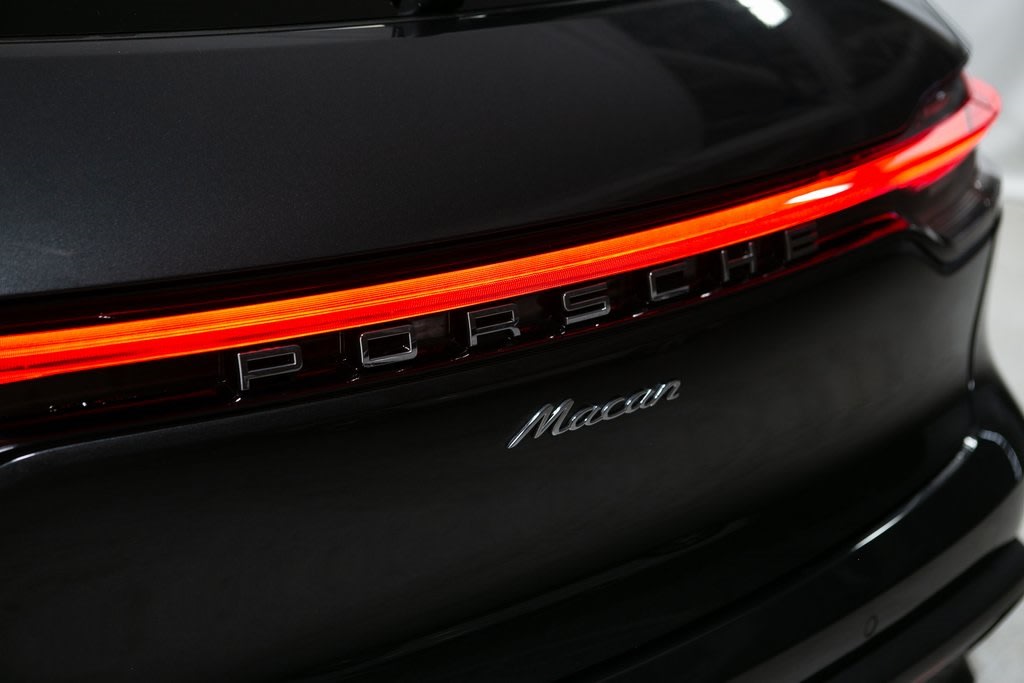 2023 Porsche Macan Base 39