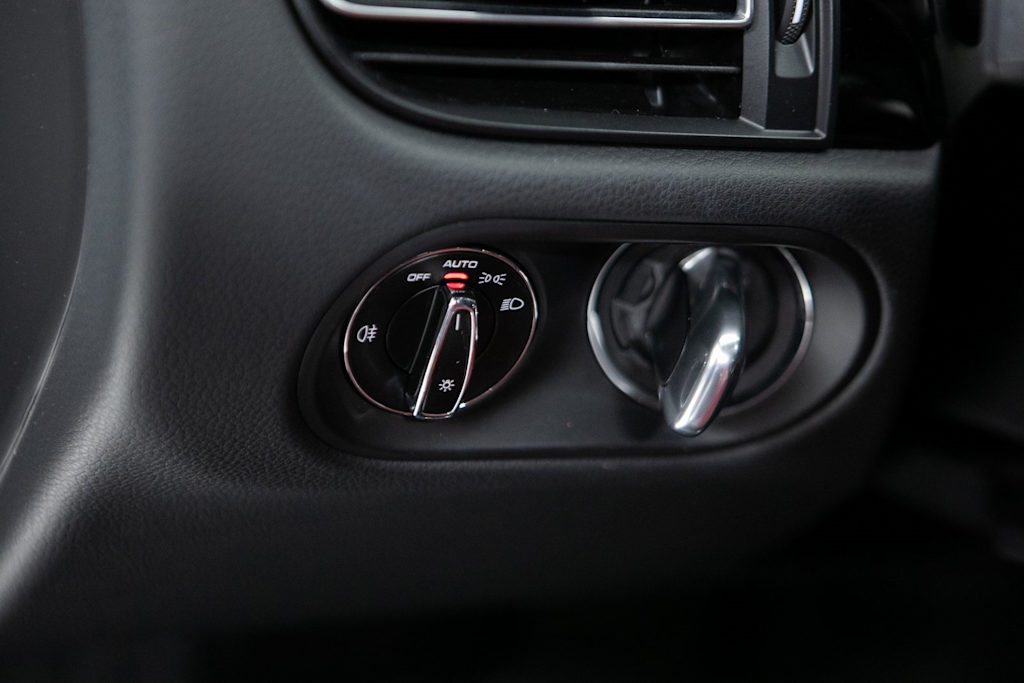 Thumbnail: 2024 Porsche Macan - 21