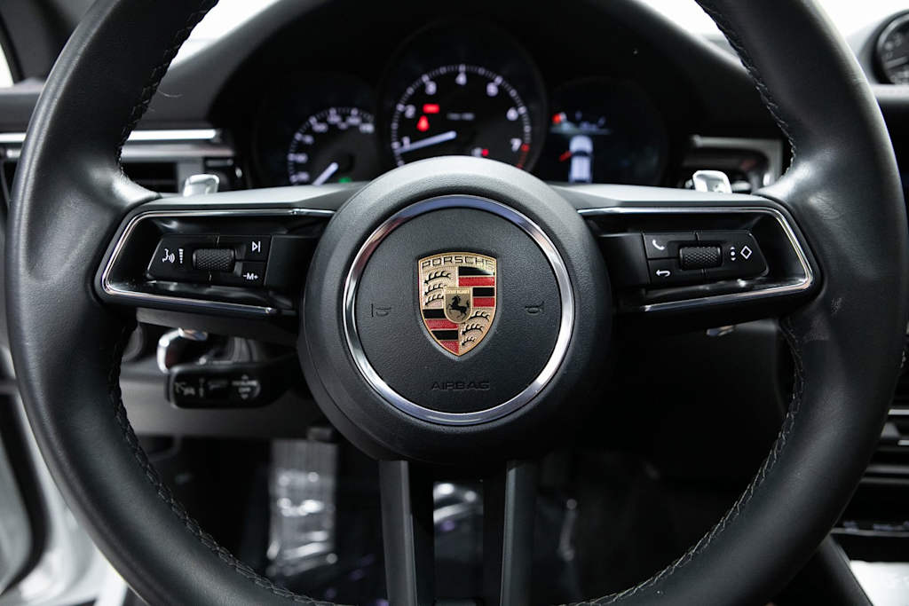 Thumbnail: 2024 Porsche Macan - 17