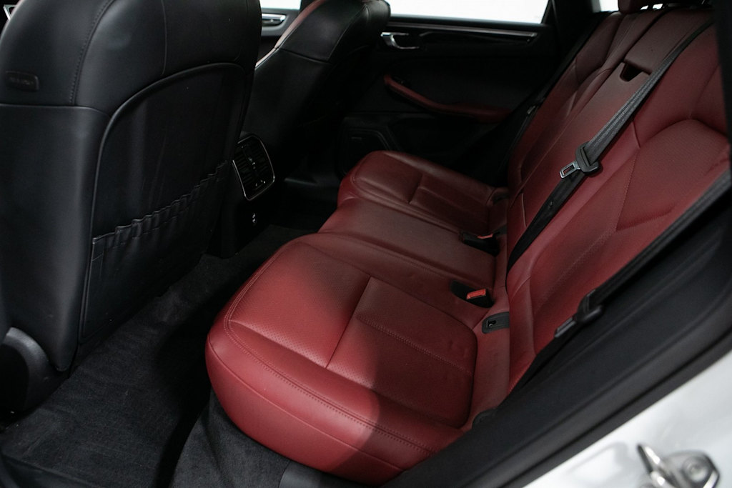 Thumbnail: 2024 Porsche Macan - 10