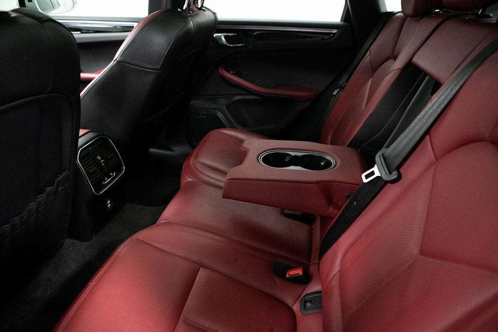 Thumbnail: 2024 Porsche Macan - 29