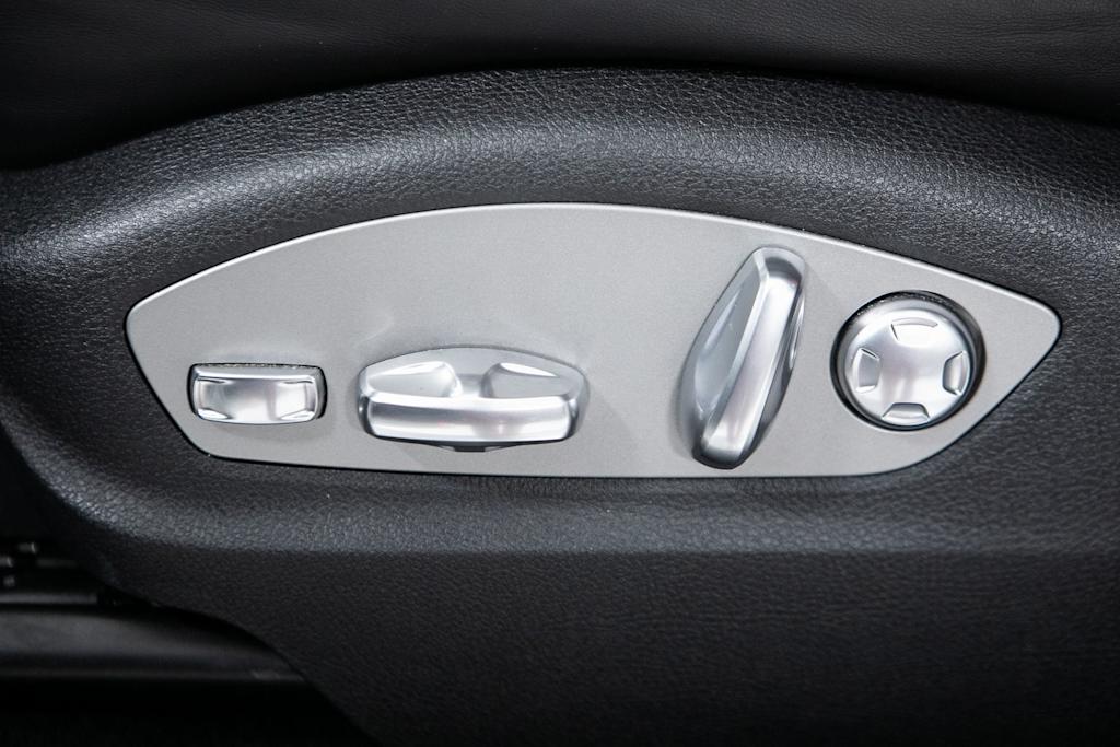 Thumbnail: 2024 Porsche Macan - 18