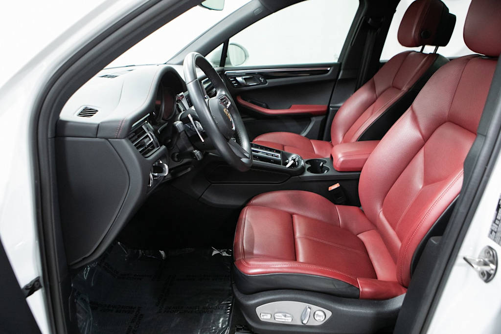 Thumbnail: 2024 Porsche Macan - 9