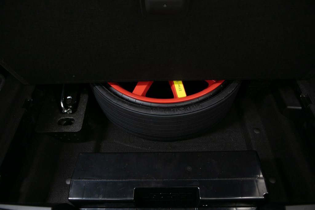 Thumbnail: 2025 Porsche Macan - 6