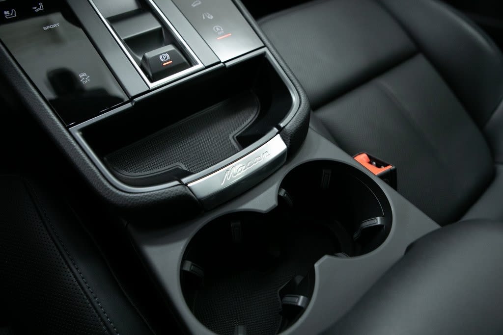 Thumbnail: 2025 Porsche Macan - 28