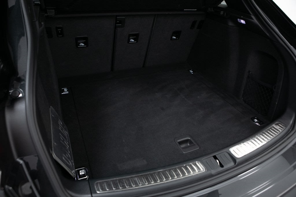 Thumbnail: 2025 Porsche Macan - 16