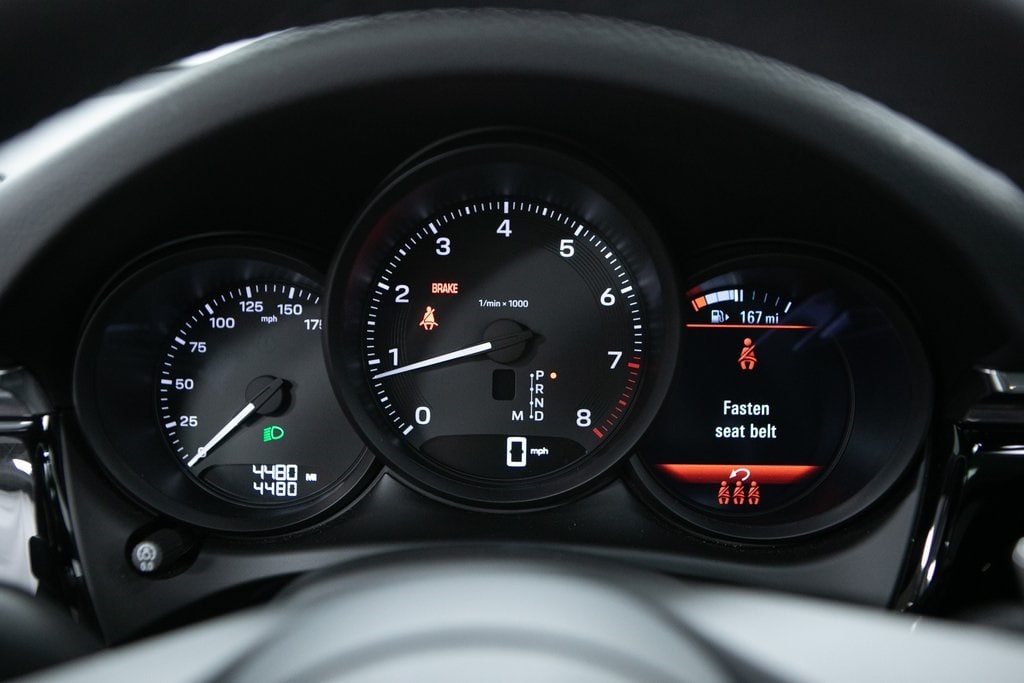 Thumbnail: 2025 Porsche Macan - 15