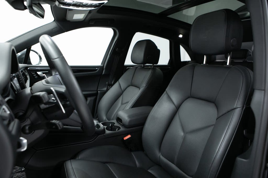 Thumbnail: 2025 Porsche Macan - 9