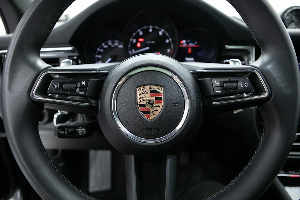 Thumbnail: 2025 Porsche Macan - 18