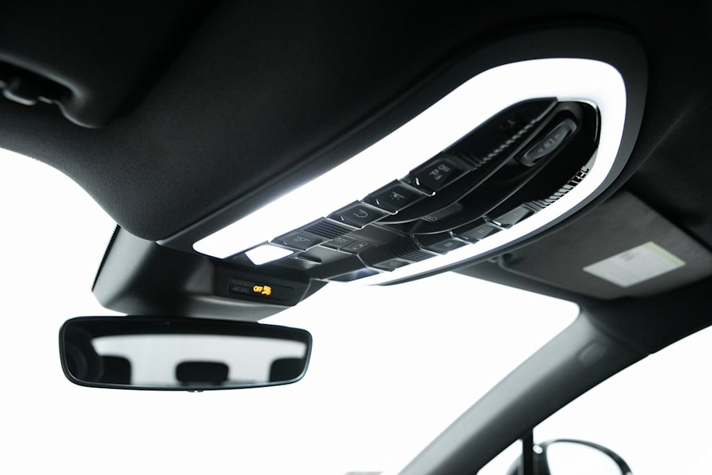 Thumbnail: 2025 Porsche Macan - 27